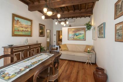 Boutique Ponte Vecchio - image 12