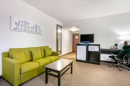 Sleep Inn & Suites Near Sports World Blvd. - image 19