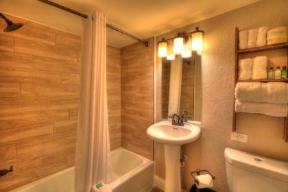 River Edge Inn - image 11