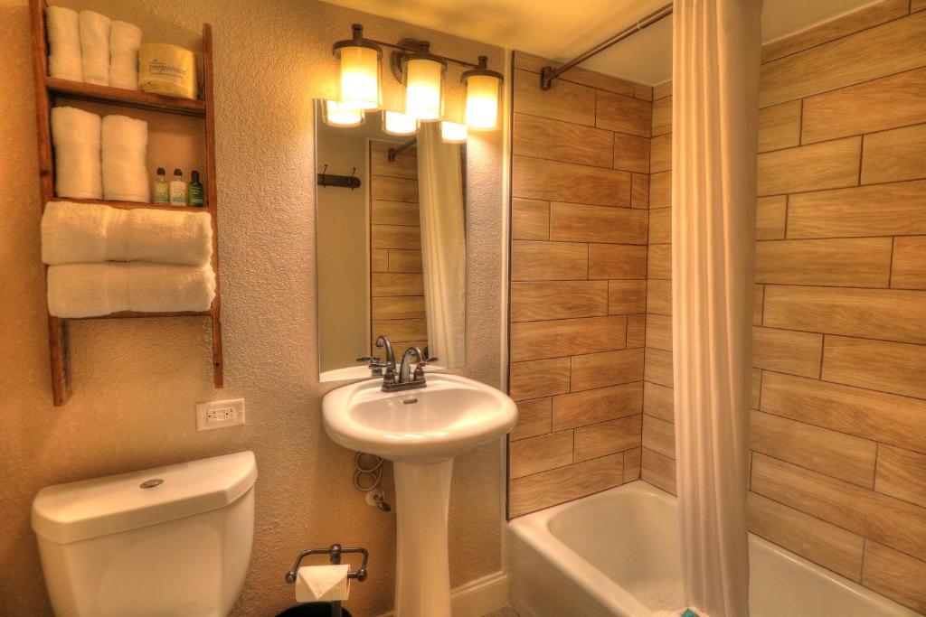 River Edge Inn - image 5