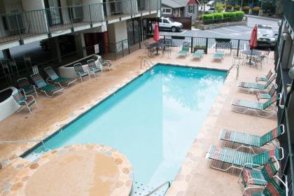 Oak Square Rentals - image 8