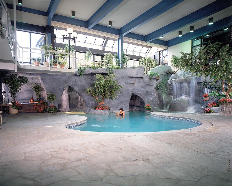 Sidney James Mountain Lodge - main image