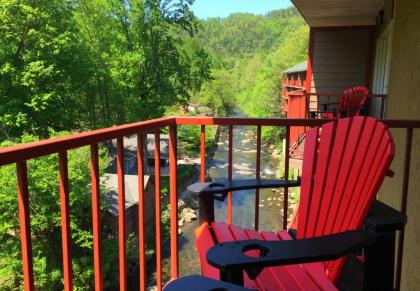 Baymont by Wyndham Gatlinburg On The River - image 18