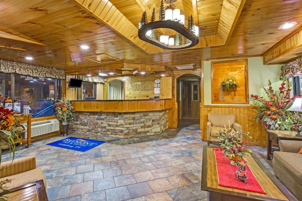 Baymont by Wyndham Gatlinburg On The River - image 4