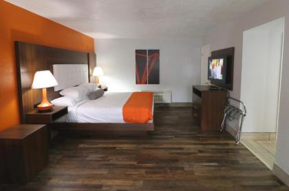 Howard Johnson by Wyndham Downtown Gatlinburg - image 10