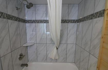Howard Johnson by Wyndham Downtown Gatlinburg - image 5