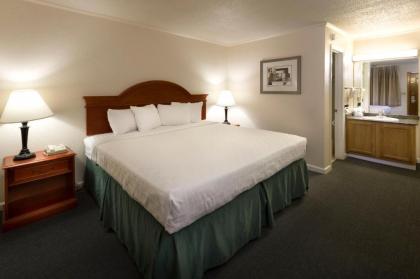Belle Aire Motel - image 14
