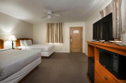 Belle Aire Motel - image 5