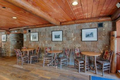Old Creek Lodge - image 6