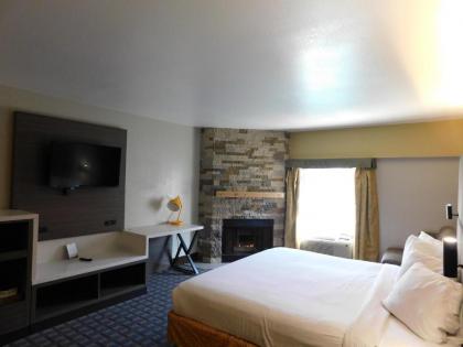 Days Inn & Suites by Wyndham Downtown Gatlinburg Parkway - image 17