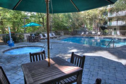 Hampton Inn By Hilton Gatlinburg - image 4