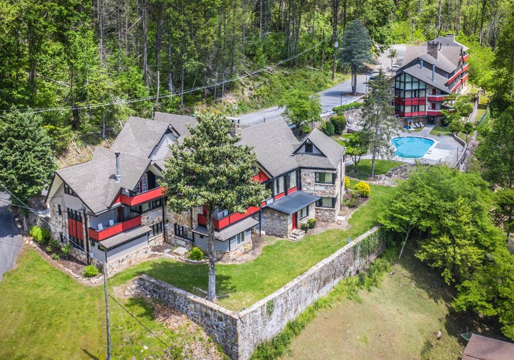 Chalet Inn - main image