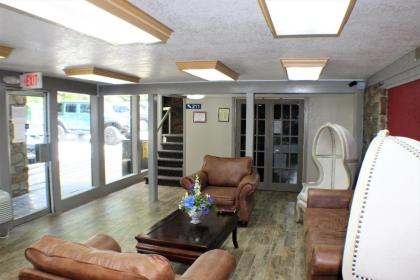 Chalet Inn - image 18