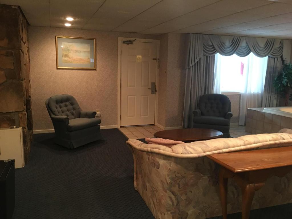 Zoders Inn and Suites - image 6