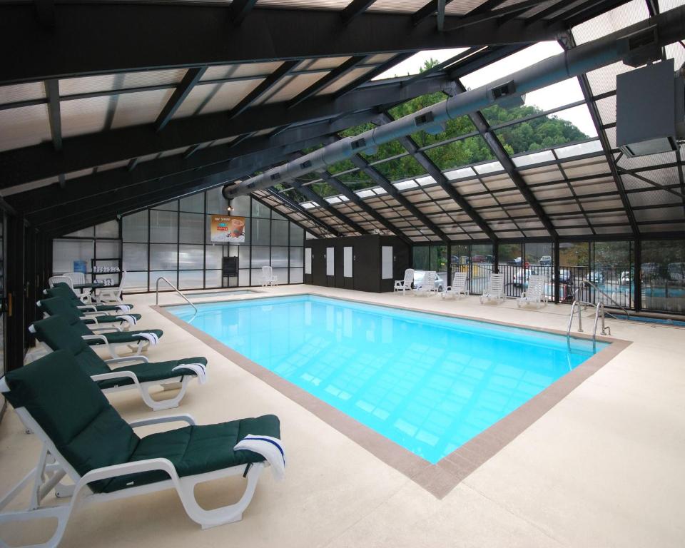 Black Bear Inn & Suites - main image