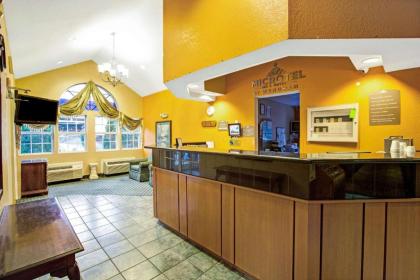Microtel Inn & Suites By Wyndham Gatlinburg - image 10
