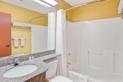 Microtel Inn & Suites By Wyndham Gatlinburg - image 15
