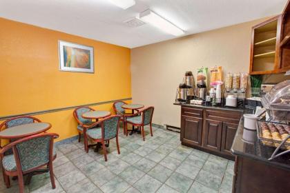 Microtel Inn & Suites By Wyndham Gatlinburg - image 6
