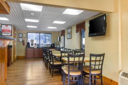 Econo Lodge Inn & Suites At The Conference Center - image 15