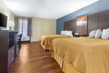 Econo Lodge Inn & Suites At The Conference Center - image 8