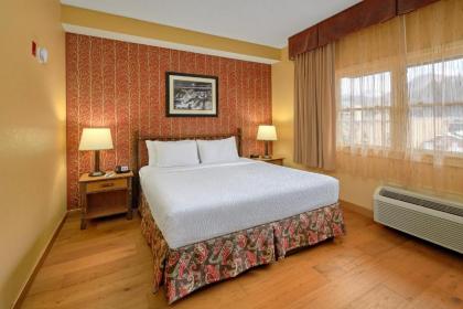 Bearskin Lodge on the River - image 15