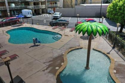Crossroads Inn & Suites - image 11