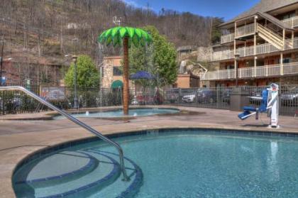 Crossroads Inn & Suites - image 16