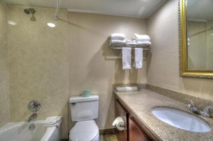 Crossroads Inn & Suites - image 5