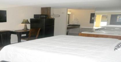 Country Town N' Suites - image 12