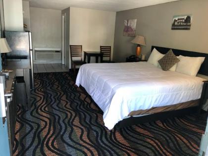 Country Town N' Suites - image 16