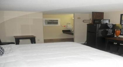 Country Town N' Suites - image 6