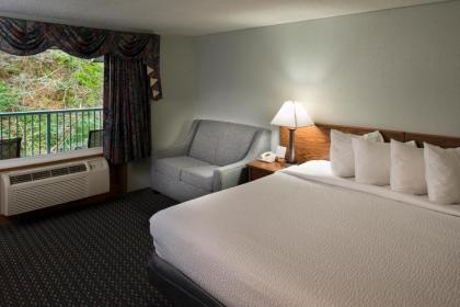 Rocky Waters Motor Inn - image 10