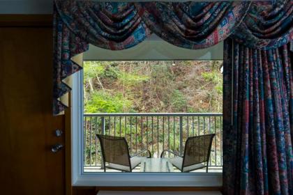 Rocky Waters Motor Inn - image 6