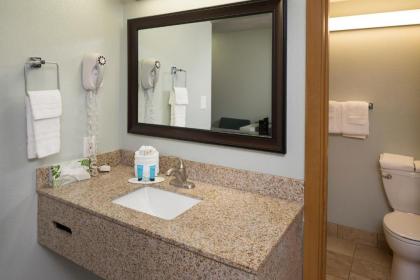 Rocky Waters Motor Inn - image 9