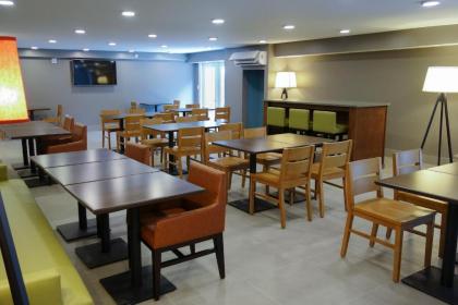 Country Inn & Suites by Radisson Gatlinburg TN - image 15