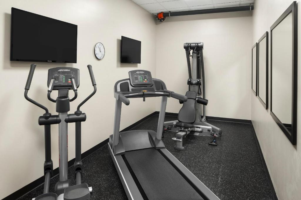 Country Inn & Suites by Radisson Gatlinburg TN - image 6