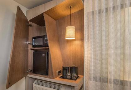 Courtyard by Marriott Gatlinburg Downtown - image 12