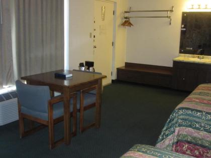 LeConte Motor Lodge A Ramada by Wyndham - image 16