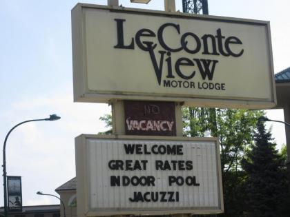 LeConte Motor Lodge A Ramada by Wyndham - image 20