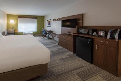 Holiday Inn Express Gatlinburg Downtown - image 11