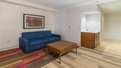 Holiday Inn Express Gatlinburg Downtown - image 9