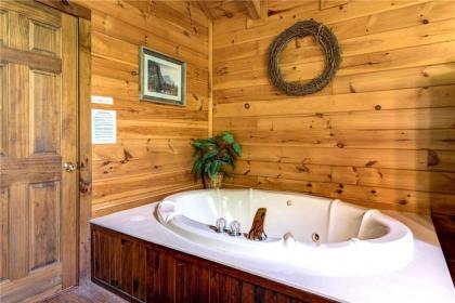 Fawn Cabin 1 Bedroom Sleeps 4 Hot Tub Private Pets Gas Fireplace - image 18