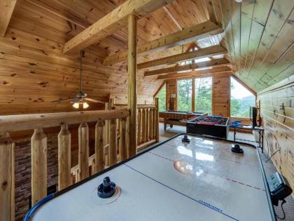 A Walk in the Clouds 1 Bedroom Sleeps 4 Pool Table Hot Tub Pets - image 16