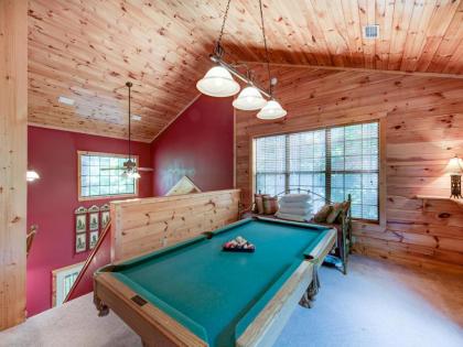 Chipmunk Chase 2 Bedrooms Sleeps 8 Hot Tub Pool Table Fireplace - image 14