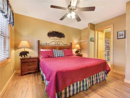 Cub’s Corner 3 Bedrooms Pool Access Hot Tub Pool Table Sleeps 10 - image 13