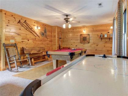 Great Expectations 3 Bedrooms Fireplace Pool Table Hot Tub Sleeps 10 - image 10