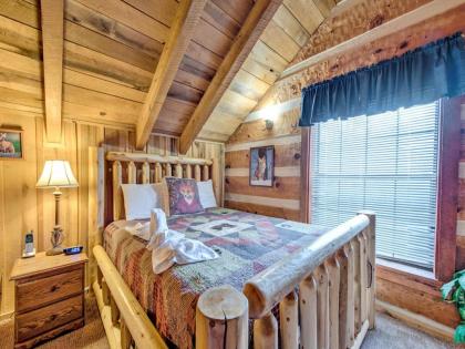 Fox Den 2 Bedrooms Sleeps 4 Whirlpool Tub Deck Yard Hot Tub - image 11