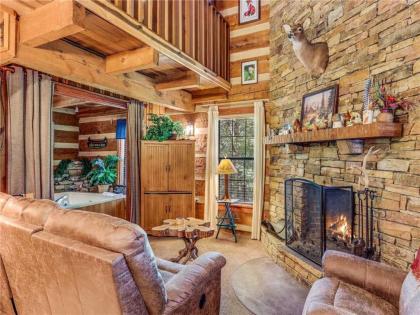 Fox Den 2 Bedrooms Sleeps 4 Whirlpool Tub Deck Yard Hot Tub - image 4