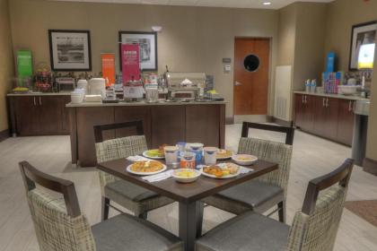 Hampton Inn By Hilton Gatlinburg Historic Nature Trail TN - image 11
