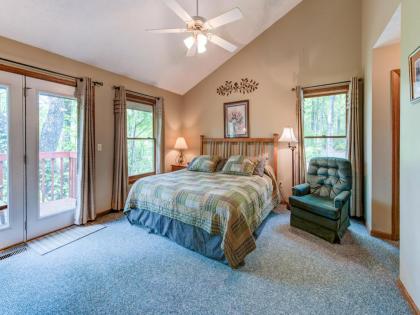 Above and Beyond 2 Bedrooms Sleeps 6 Private Amazing View Hot Tub - image 16